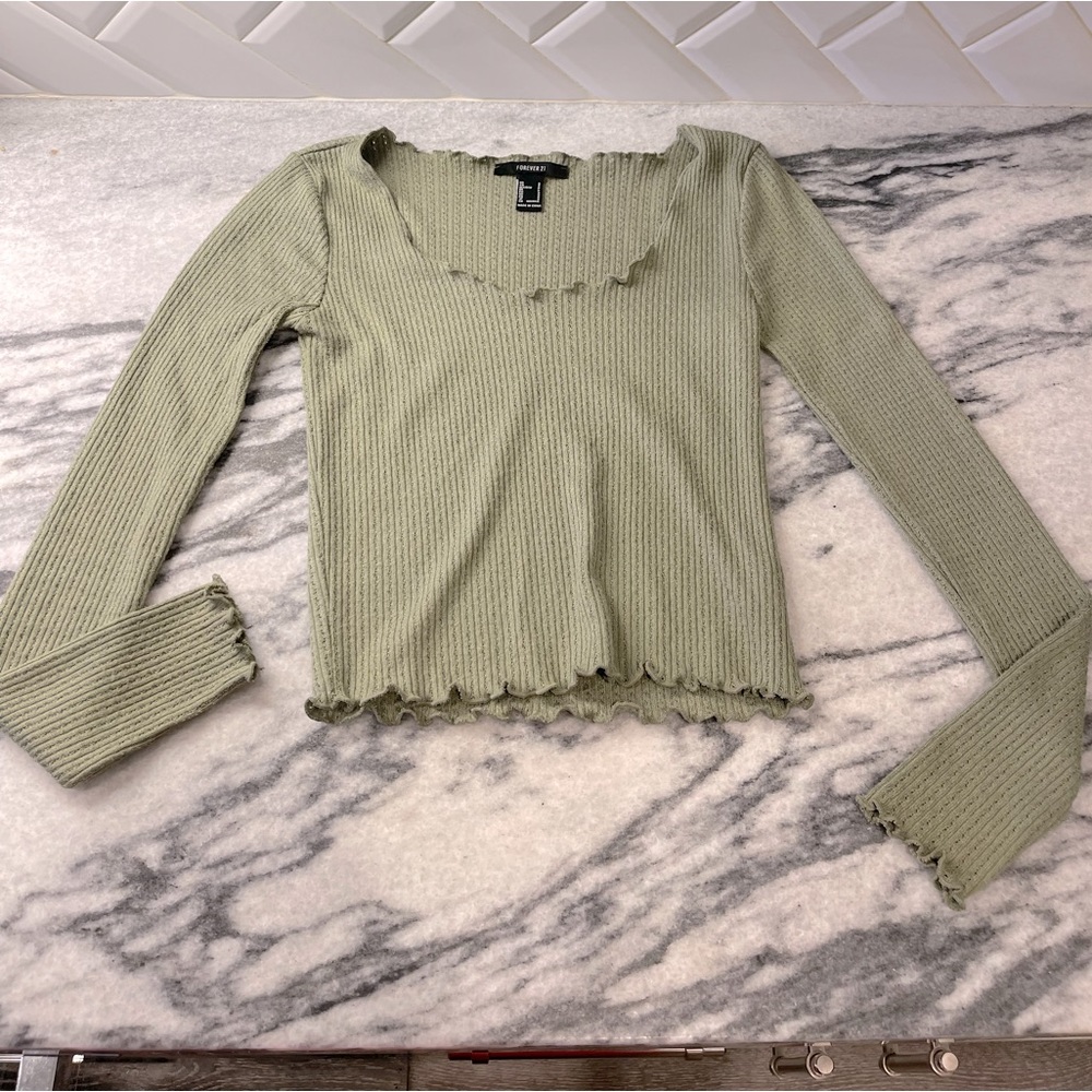 Forever 21 Top Long-Sleeve! like new